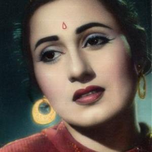 Sahir Ludhianvi Hey! Neelay gagan kay talay Ravi Mahinder Kapoor Humraaz 1967